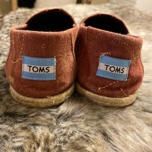 Burgundy & Gold Toms